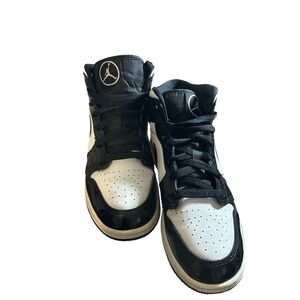 Jordan Men's Sneakers in Black and White
